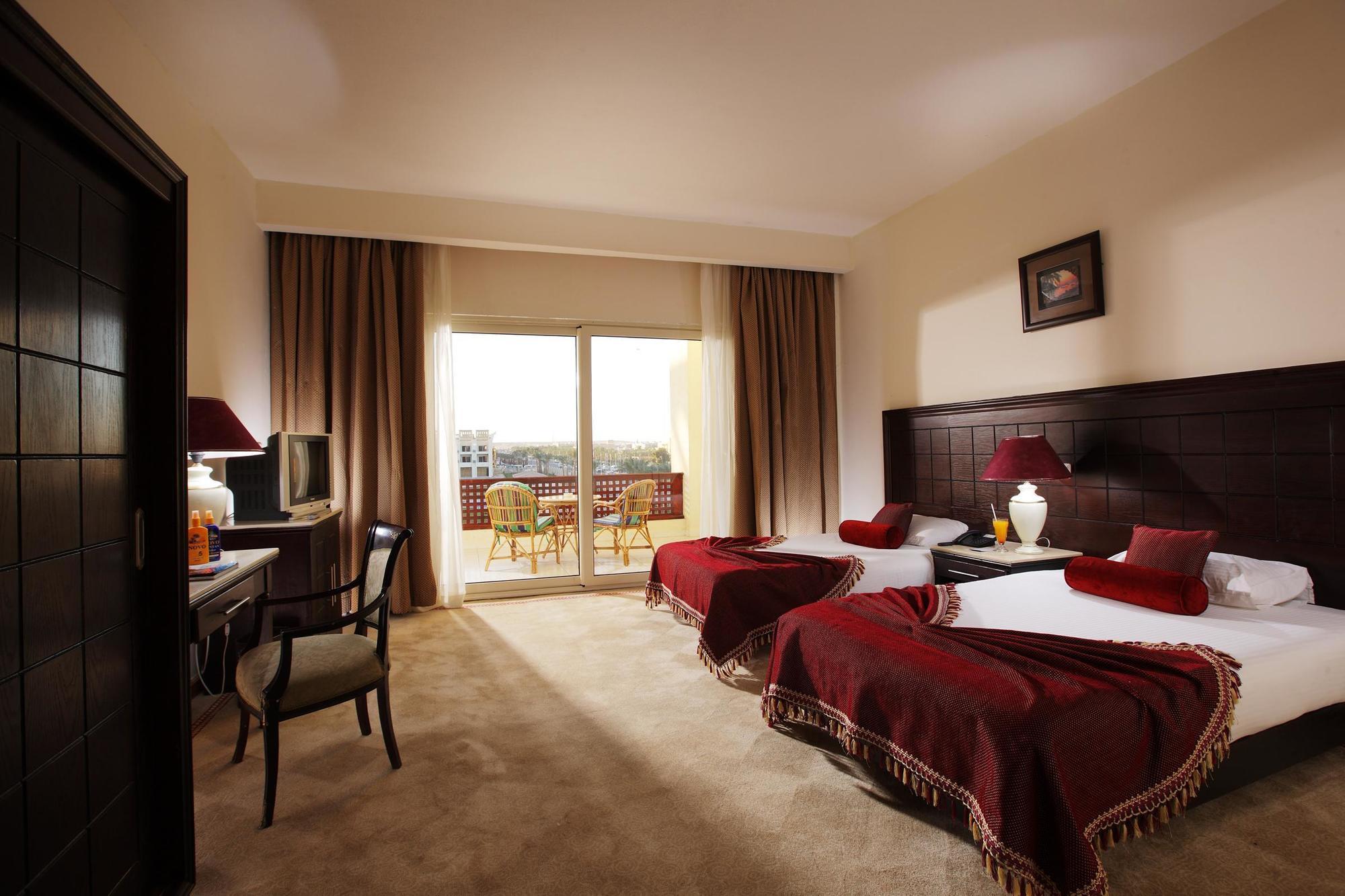 Golden 5 Sapphire Suites Hotel Hurghada Bagian luar foto