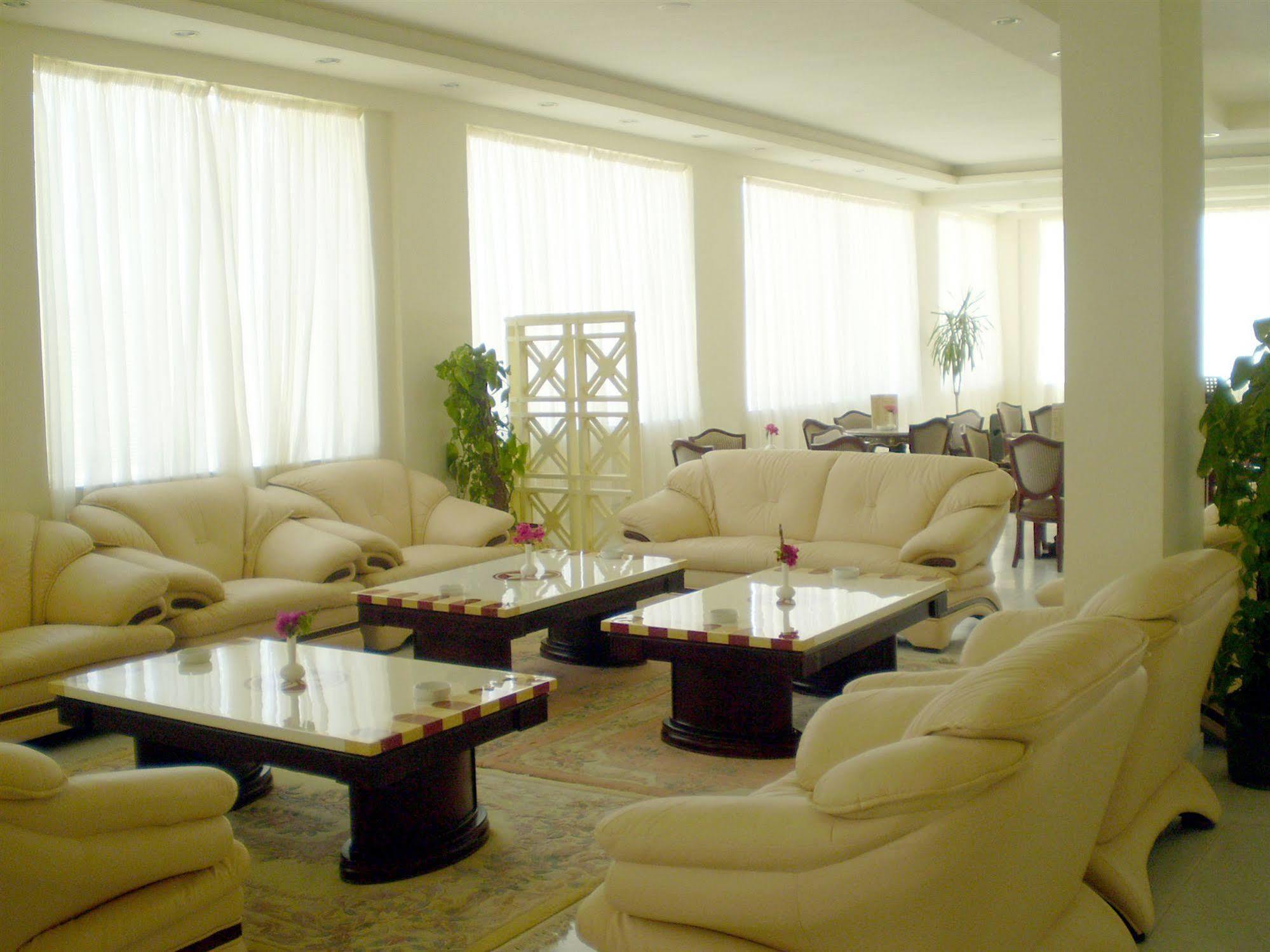 Golden 5 Sapphire Suites Hotel Hurghada Bagian luar foto
