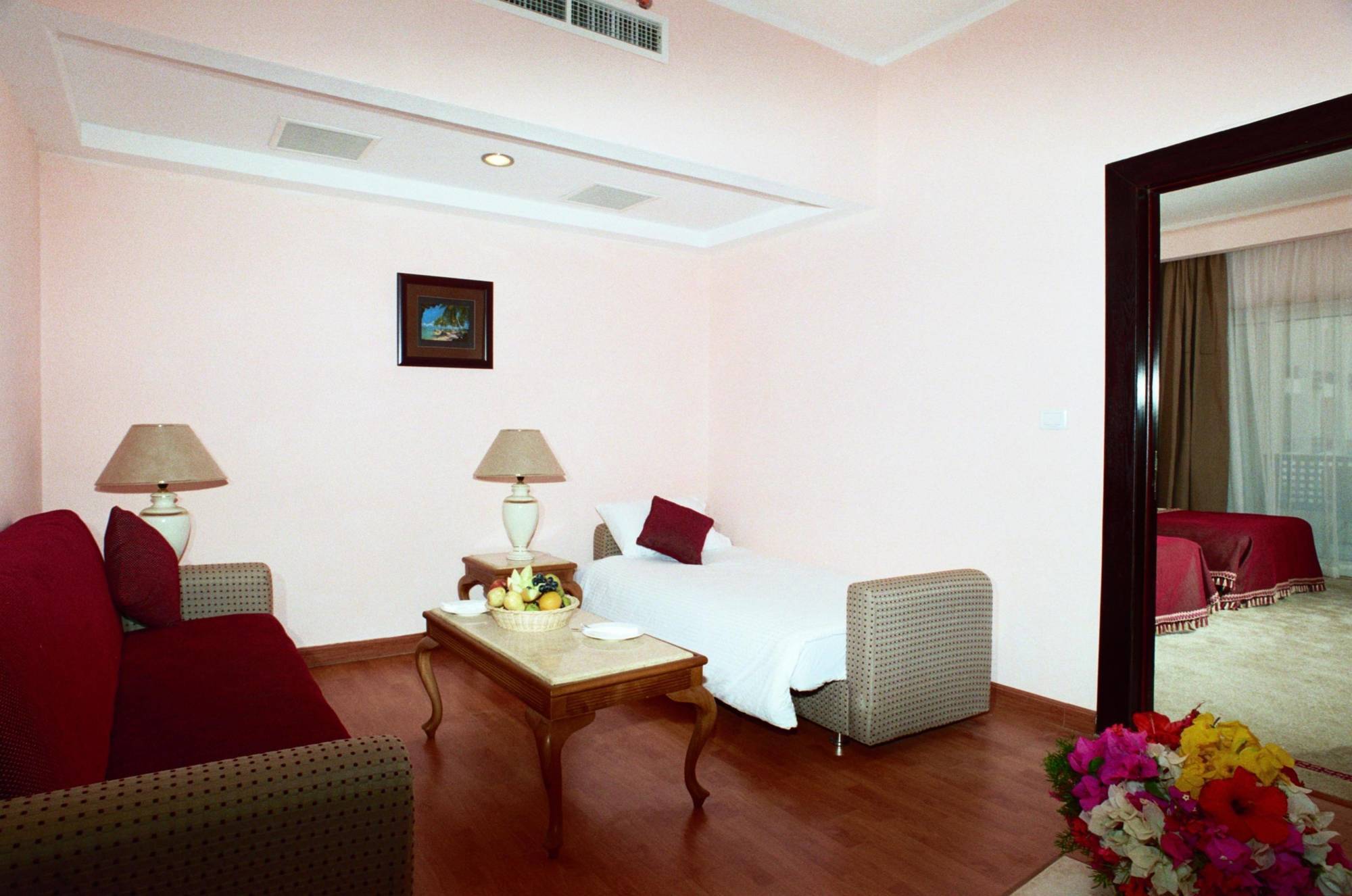 Sapphire Suites Hotel Hurghada Bagian luar foto